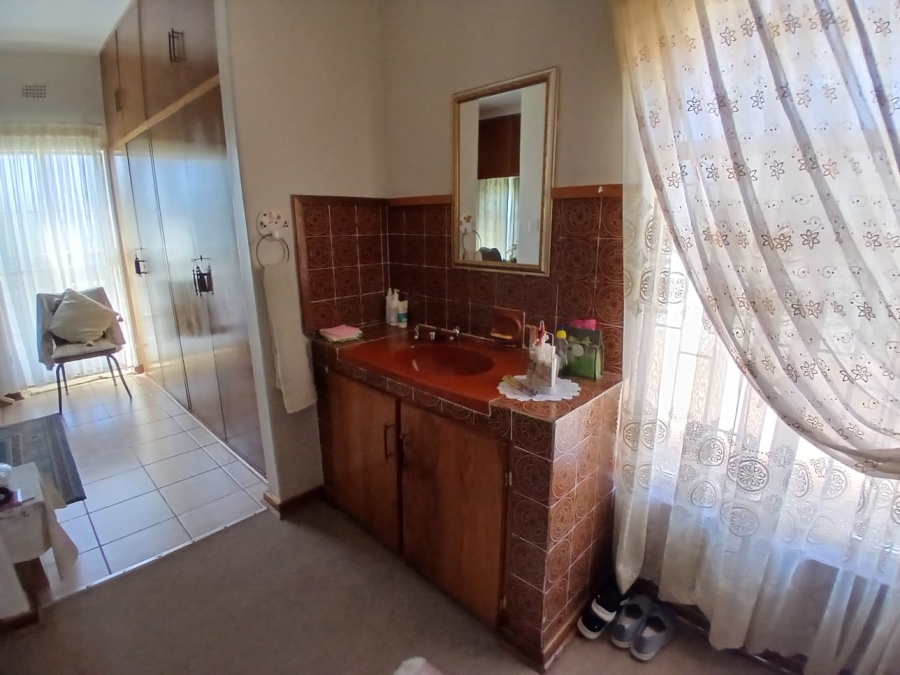 4 Bedroom Property for Sale in Kuruman Northern Cape